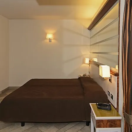 Eden Hotel 3*