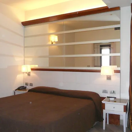 ホテル エデン 3*