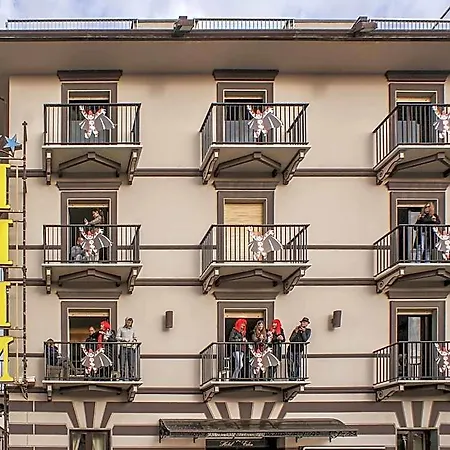 Eden Hotel 3*