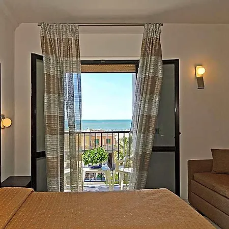 Eden Hotel